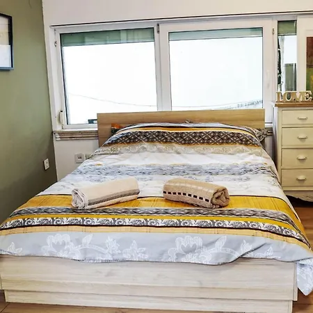 Stylish Apartment, Very Good Location! Apartament