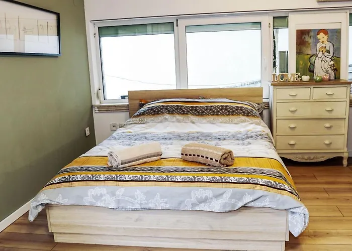 Stylish Apartment, Very Good Location! Апартамент